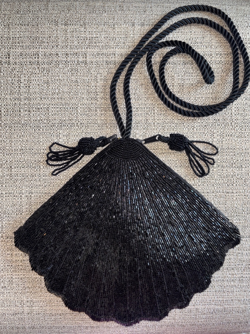 VINTAGE Black Scallop Shell Evening Bag - 1980s 1990s Excellent Condition